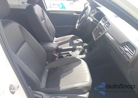 2022 Volkswagen Tiguan 2.0T Se R-Line Black z USA, uszkodzony, nr VIN 3VVCB7AX3NM064857